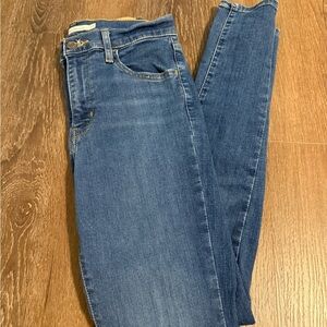Levi’s skinny jeans